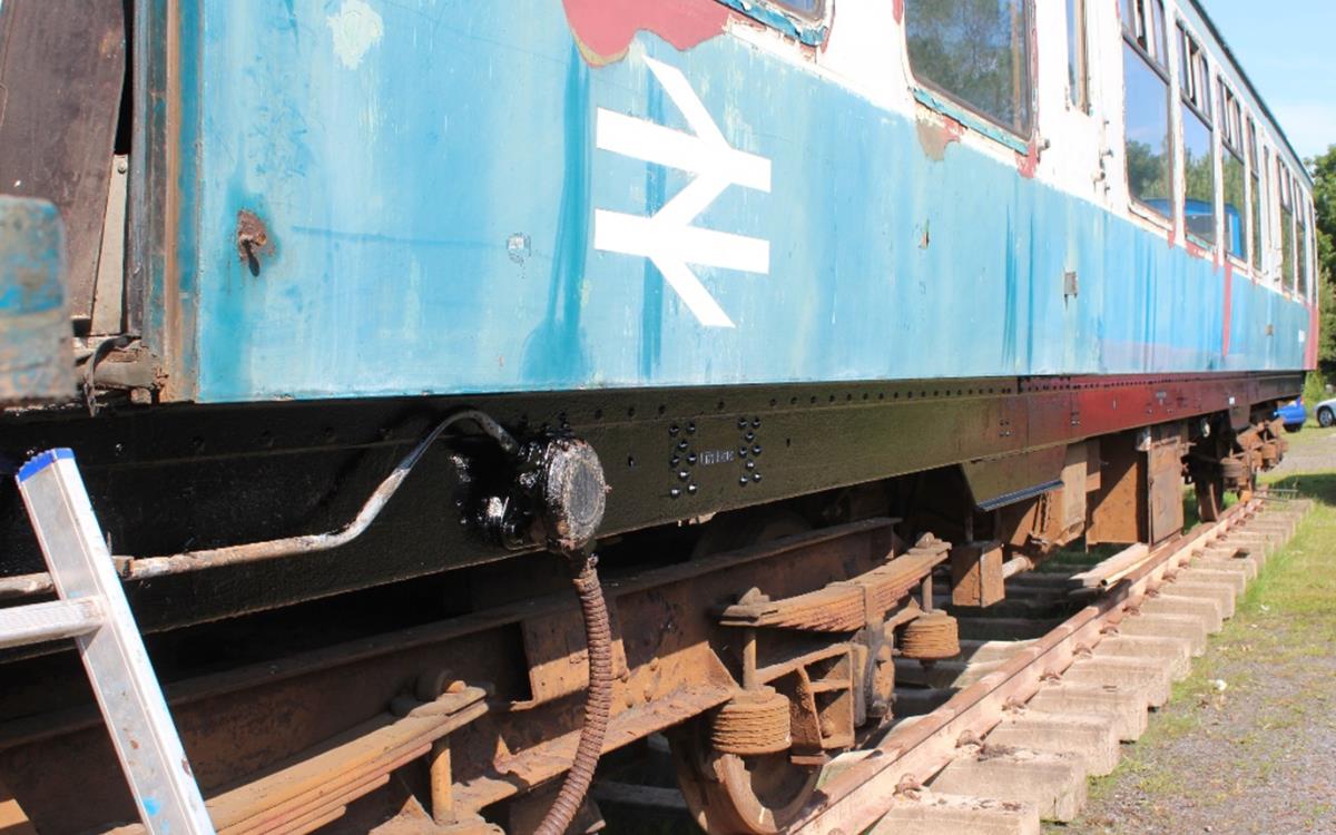 Underframe maintenance of the DMU.